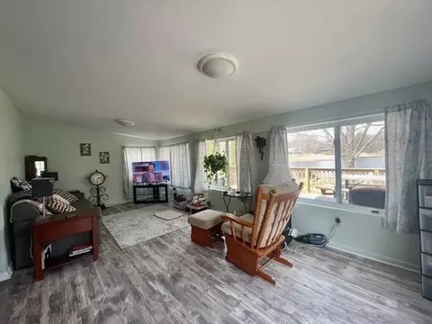 Living - 1383 Sioux, Gladwin, MI 48624 photo 6 of 8