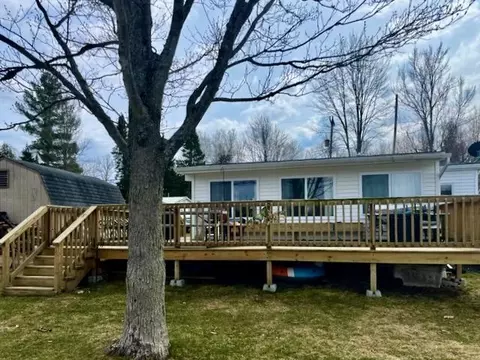 Exterior - 1383 Sioux, Gladwin, MI 48624 photo 5 of 12