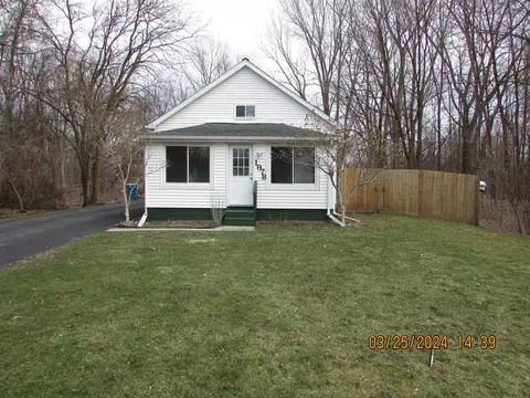 1978 N Farley, Essexville, MI 48732