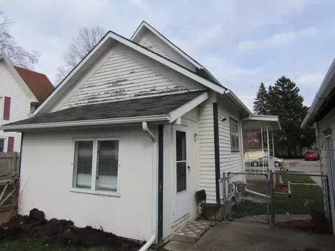 711 N N Pne, Owosso, MI 48867 photo 3