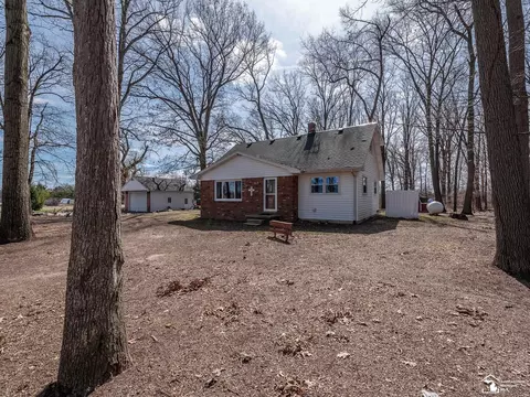 Exterior - 7675 Stewart, Monroe, MI 48162 photo 1 of 13