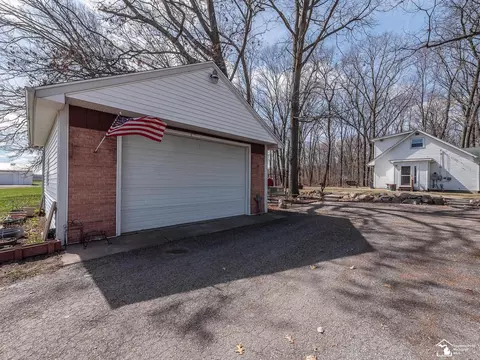 Exterior - 7675 Stewart, Monroe, MI 48162 photo 7 of 13