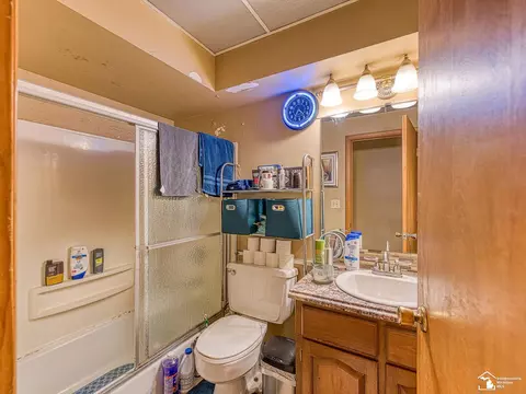 215 Cass, Monroe, MI 48161 photo 3