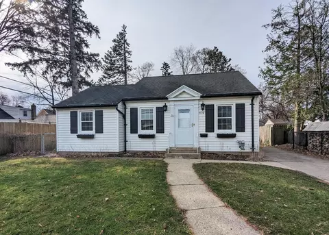 416 Burcham, East Lansing, MI 48823