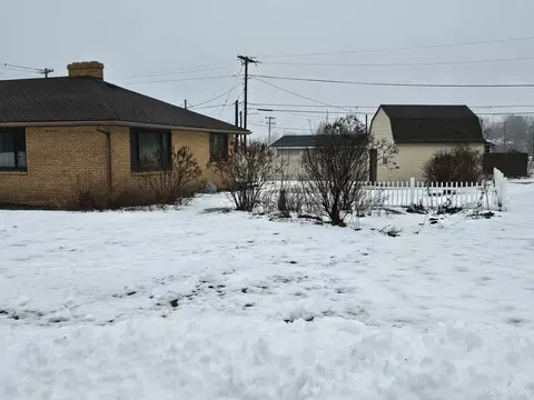 Exterior - 743 Juniper, Ishpeming, MI 49849 photo 8 of 11