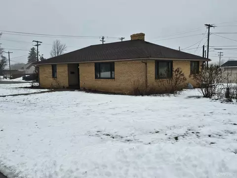 Exterior - 743 Juniper, Ishpeming, MI 49849 photo 4 of 11