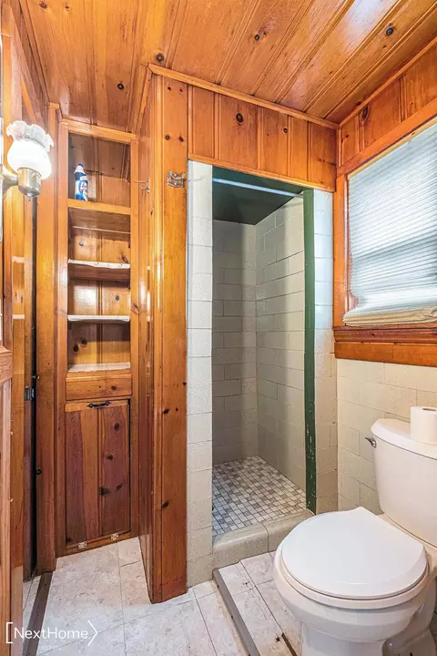 Bath - 8049 W Corunna, Flint, MI 48532 photo 3 of 4