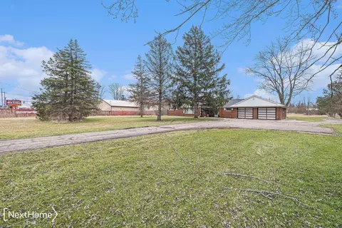 Exterior - 8049 W Corunna, Flint, MI 48532 photo 2 of 10