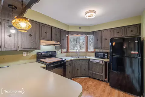 Kitchen - 8049 W Corunna, Flint, MI 48532 photo 2 of 2