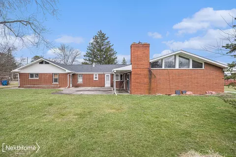 Exterior - 8049 W Corunna, Flint, MI 48532 photo 6 of 10