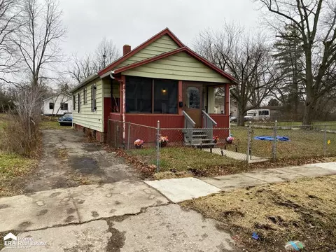 406 E Holbrook, Flint, MI 48505