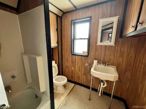 738 Elm, Hancock, MI 49930 photo 8