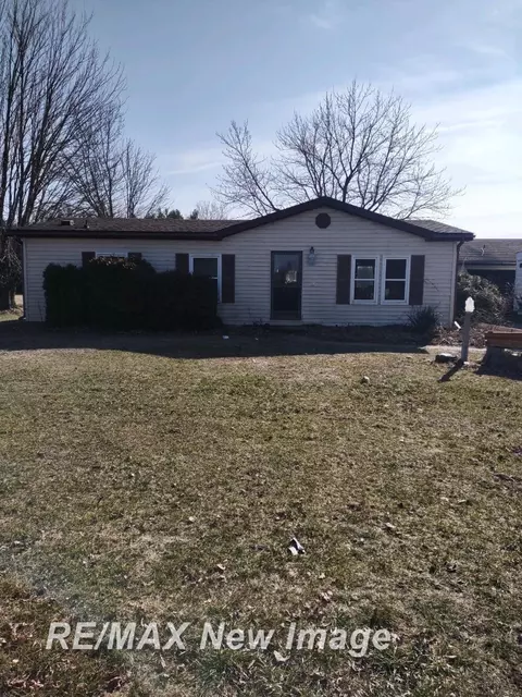 3188 E Gordonville, Midland, MI 48640
