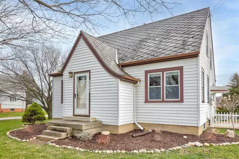 Exterior - 7260 King, Frankenmuth, MI 48734 photo 4 of 18