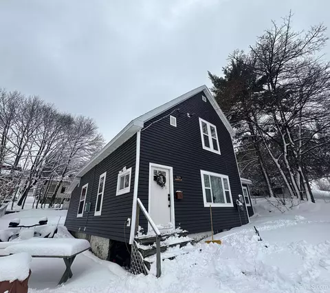 109 W South, Houghton, MI 49931