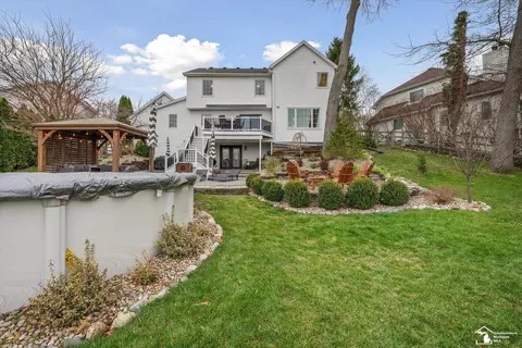 Exterior - 6733 Stonegate, Temperance, MI 48182 photo 4 of 12