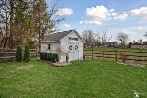 Exterior - 6733 Stonegate, Temperance, MI 48182 photo 10 of 12