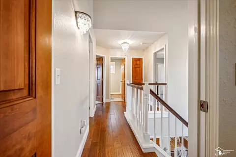 Entry Way - 6733 Stonegate, Temperance, MI 48182 photo 3 of 4
