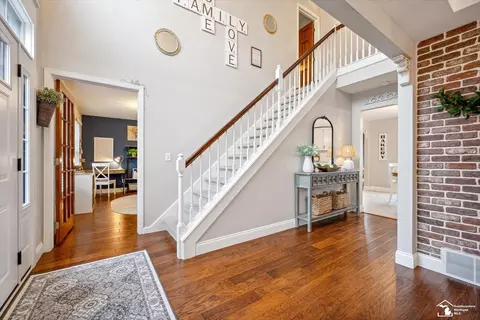 Entry Way - 6733 Stonegate, Temperance, MI 48182 photo 2 of 4