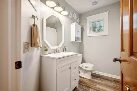 Bath - 6733 Stonegate, Temperance, MI 48182 photo 4 of 6