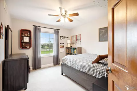 Bedroom - 6733 Stonegate, Temperance, MI 48182 photo 9 of 12