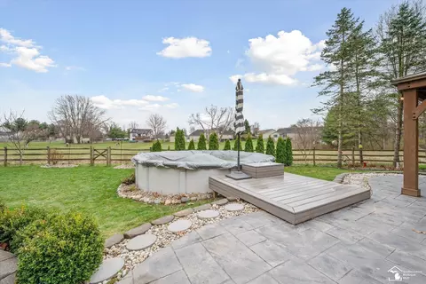 Exterior - 6733 Stonegate, Temperance, MI 48182 photo 9 of 12