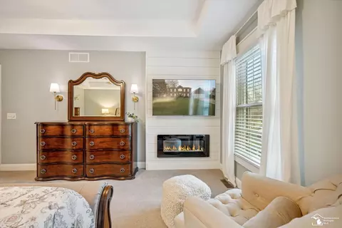 Bedroom - 6733 Stonegate, Temperance, MI 48182 photo 5 of 12
