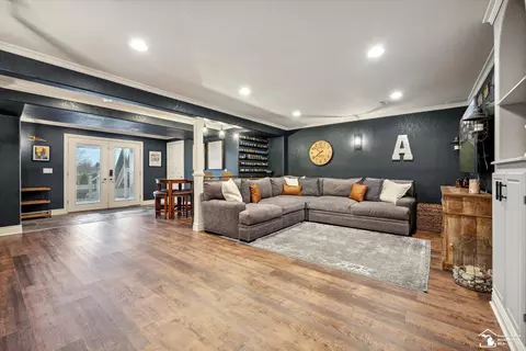 Living - 6733 Stonegate, Temperance, MI 48182 photo 7 of 8