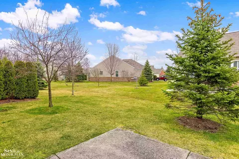Exterior - 49636 Hiddenbrook Dr, Macomb, MI 48042 photo 8 of 12