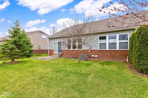 Exterior - 49636 Hiddenbrook Dr, Macomb, MI 48042 photo 7 of 12