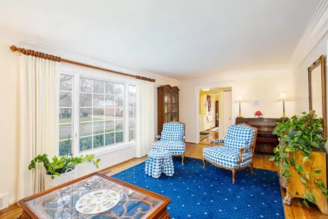 Bedroom - 895 Avon Ct, Grosse Pointe Woods, MI 48236 photo 1 of 7