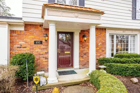 Exterior - 895 Avon Ct, Grosse Pointe Woods, MI 48236 photo 4 of 10
