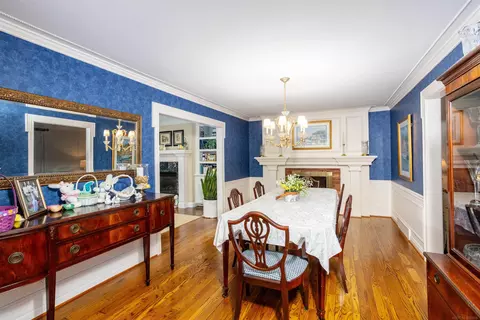 Dining - 895 Avon Ct, Grosse Pointe Woods, MI 48236 photo 1 of 7