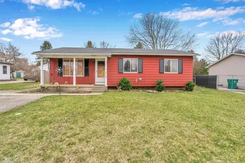 317 Scarlett Oak, Perry, MI 48872