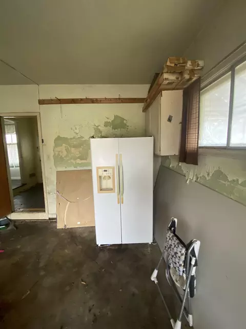 Kitchen - 3601 Kent, Flint, MI 48503 photo 3 of 3