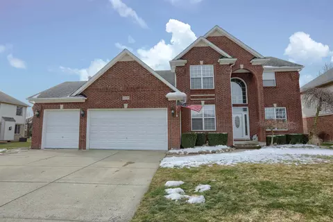 16328 Vandelay Dr, Macomb, MI 48044