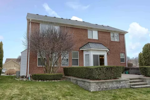 Exterior - 16328 Vandelay Dr, Macomb, MI 48044 photo 4 of 10