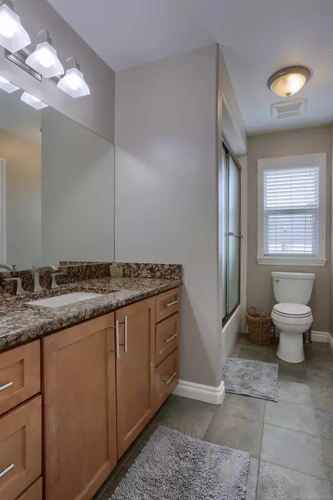 Bath - 16328 Vandelay Dr, Macomb, MI 48044 photo 3 of 4