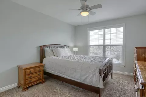 Bedroom - 16328 Vandelay Dr, Macomb, MI 48044 photo 3 of 6