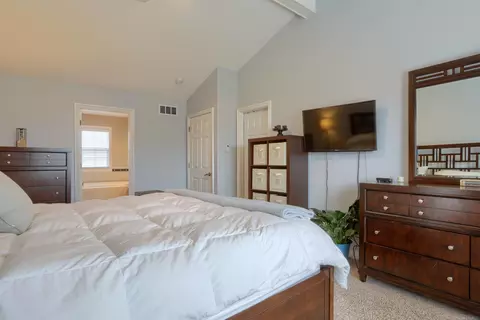 Bedroom - 16328 Vandelay Dr, Macomb, MI 48044 photo 2 of 6