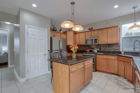 Kitchen - 16328 Vandelay Dr, Macomb, MI 48044 photo 2 of 3
