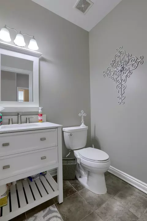 Bath - 16328 Vandelay Dr, Macomb, MI 48044 photo 1 of 4