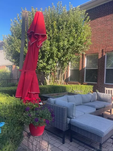 Exterior - 16328 Vandelay Dr, Macomb, MI 48044 photo 9 of 10