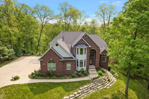 1130 Wilderness Hills Trl, Pinckney, MI 48169