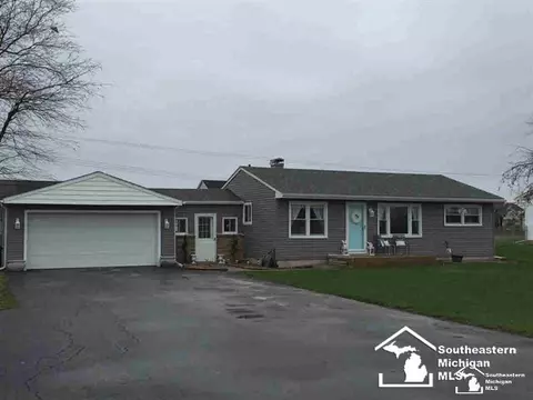 1078 S Raisinville, Monroe, MI 48161