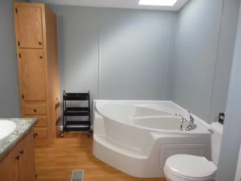 Bath - 4434 Filter, Harrison, MI 48625 photo 3 of 4