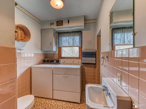 Kitchen - 13332 Stowell, Dundee, MI 48131 photo 3 of 4