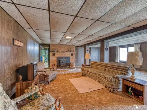 Living - 13332 Stowell, Dundee, MI 48131 photo 5 of 5