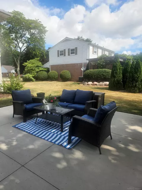 Exterior - 330 E Meldrum Cir, Saint Clair, MI 48079 photo 6 of 8