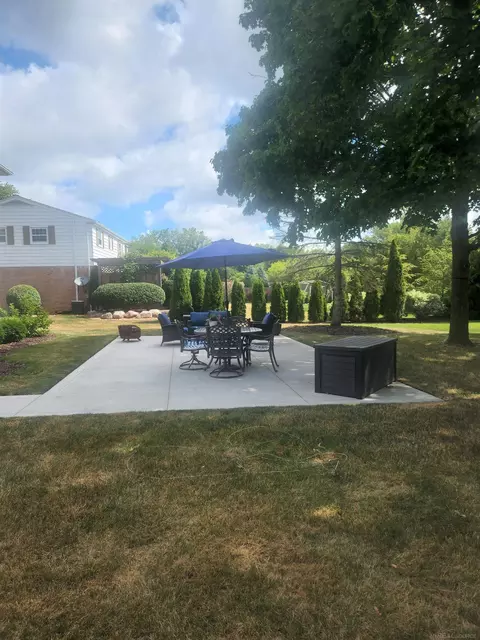 Exterior - 330 E Meldrum Cir, Saint Clair, MI 48079 photo 4 of 8
